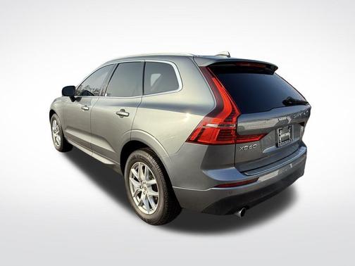 2021 Volvo XC60 T5 Momentum