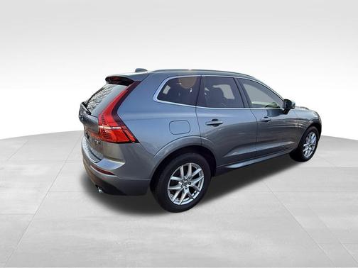 2021 Volvo XC60 T5 Momentum