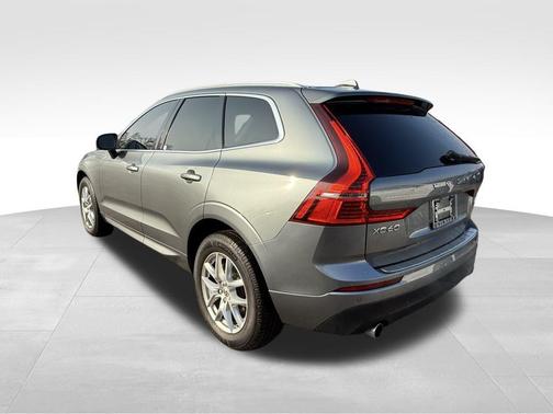 2021 Volvo XC60 T5 Momentum
