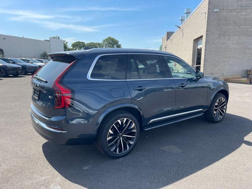 2026 Volvo XC90 B6 Plus 6-Seater