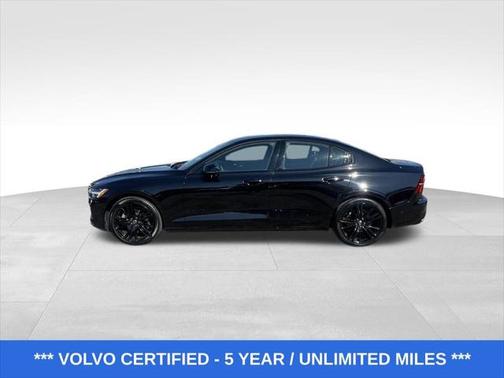 2022 Volvo S60 T6 R-Design