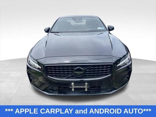 2022 Volvo S60 T6 R-Design
