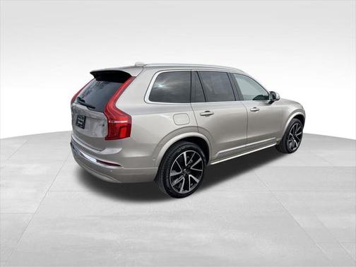 2025 Volvo XC90 B6 Plus 7-Seater