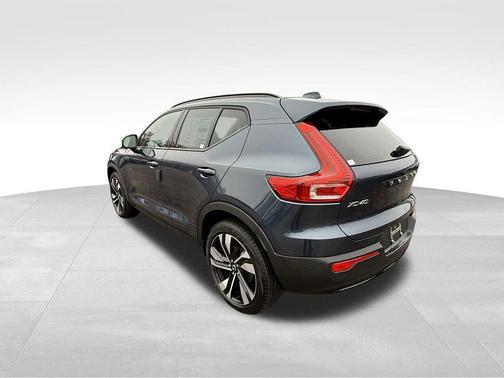 2026 Volvo XC40 B5 Ultra
