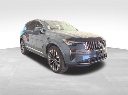 2025 Volvo XC90 B6 Plus 7-Seater