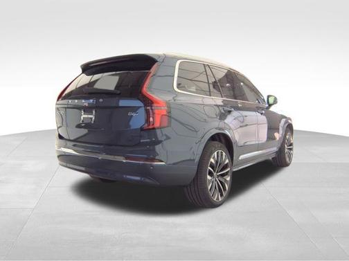 2025 Volvo XC90 B6 Plus 7-Seater