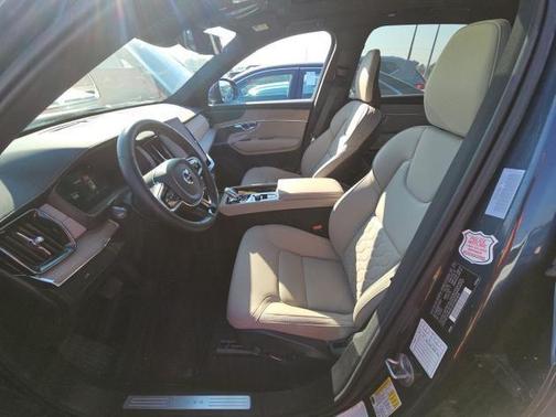 2025 Volvo XC90 B6 Plus 7-Seater