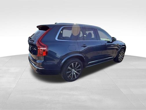2023 Volvo XC90 B5 Plus