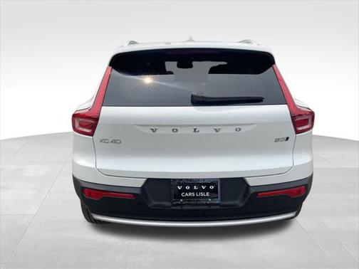 2025 Volvo XC40 B5 Core