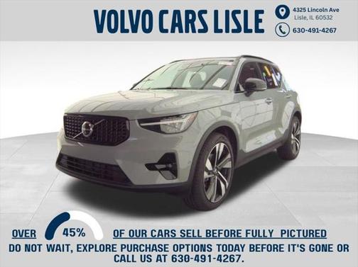 2025 Volvo XC40 B5 Plus Dark Theme