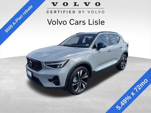 2025 Volvo XC40 B5 Plus Dark Theme
