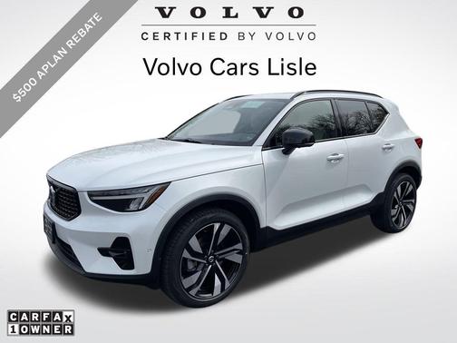 Crystal White Metallic 2023 Volvo XC40 Ultimate