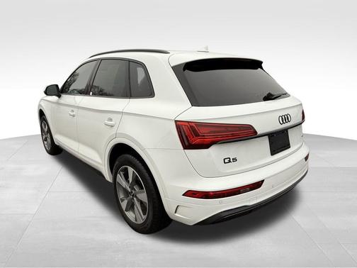 2024 Audi Q5 40 Premium Plus