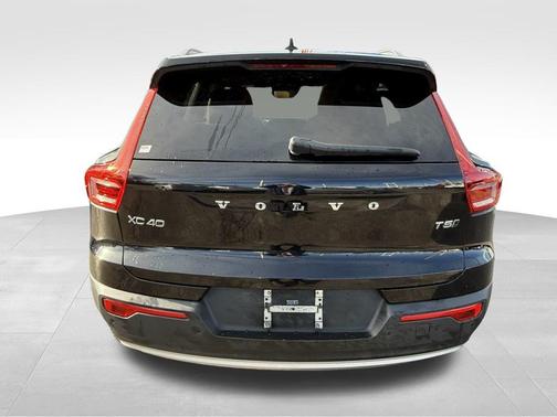 2019 Volvo XC40 T5 Momentum