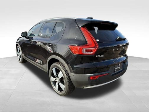 2019 Volvo XC40 T5 Momentum
