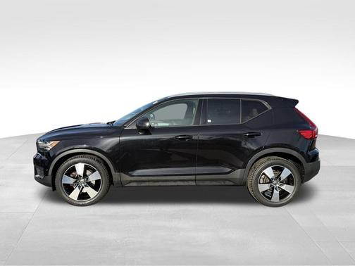 2019 Volvo XC40 T5 Momentum