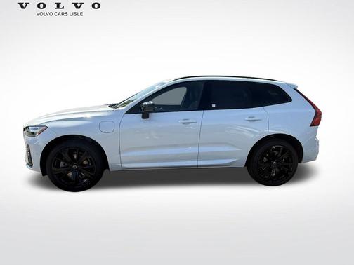 Crystal White 2026 Volvo XC60 Plug-In Hybrid T8 Ultra Black Edition