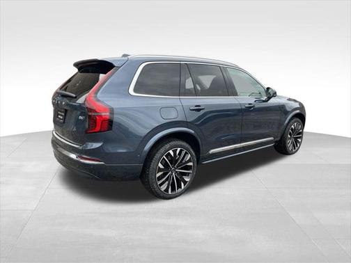 2025 Volvo XC90 B6 Plus 7-Seater