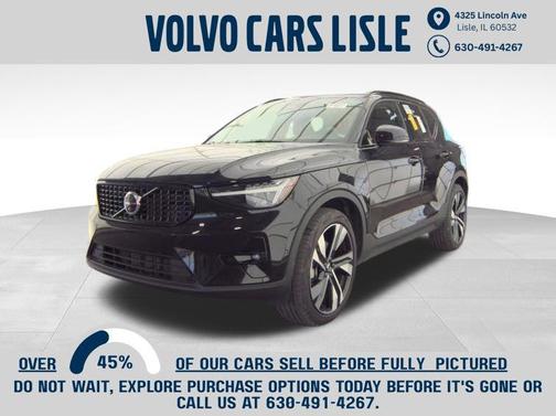 2025 Volvo XC40 B5 Plus Dark Theme