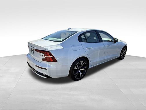 2025 Volvo S60 B5 Core
