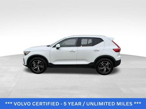 2025 Volvo XC40 B5 Core