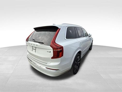 2023 Volvo XC90 B6 Plus 6-Seater