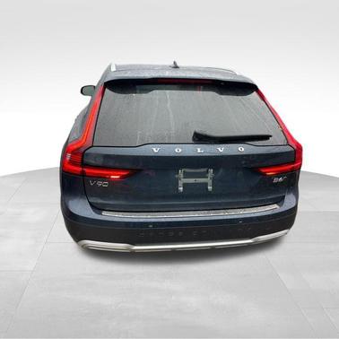 2024 Volvo V90 Cross Country B6