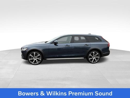2024 Volvo V90 Cross Country B6