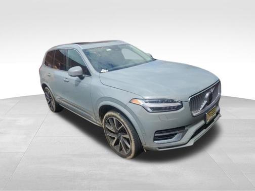 2024 Volvo XC90 B6 Plus Bright Theme 6-Seater