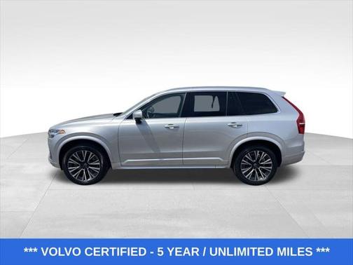 2022 Volvo XC90 T6 Momentum