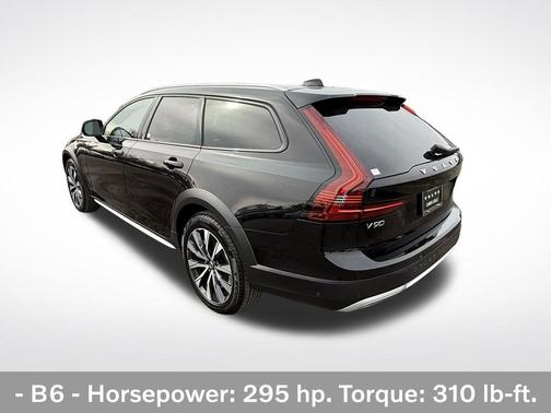 2024 Volvo V90 Cross Country B6