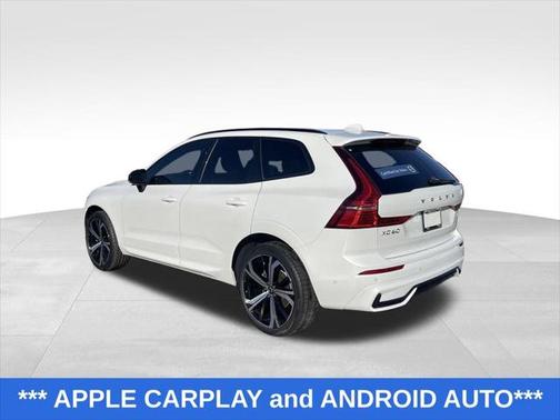 2022 Volvo XC60 B5 R-Design