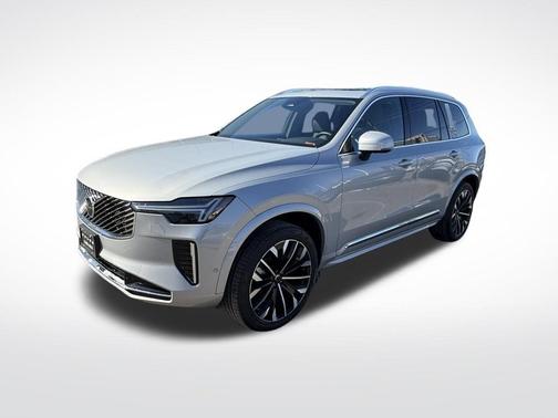 2025 Volvo XC90 B5 Plus