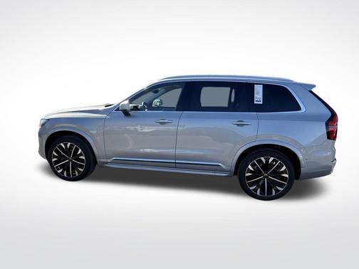 2025 Volvo XC90 B5 Plus