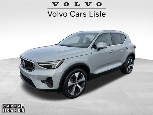2025 Volvo XC40 B5 Plus Bright Theme