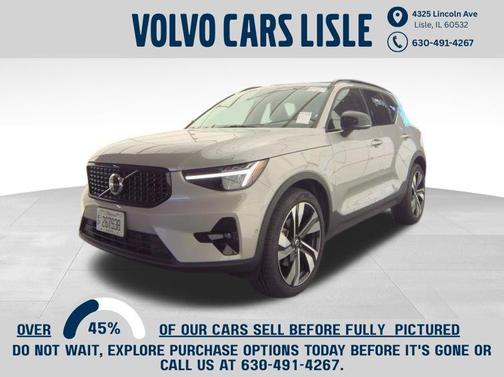 2025 Volvo XC40 B5 Plus Dark Theme