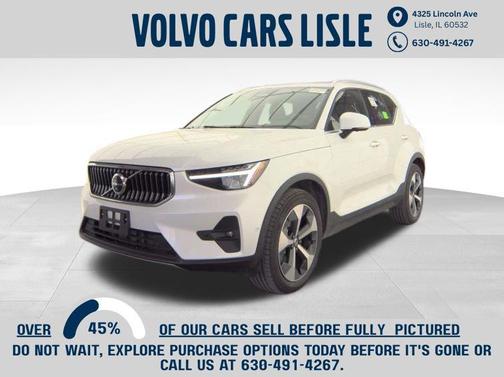 2025 Volvo XC40 B5 Plus Bright Theme