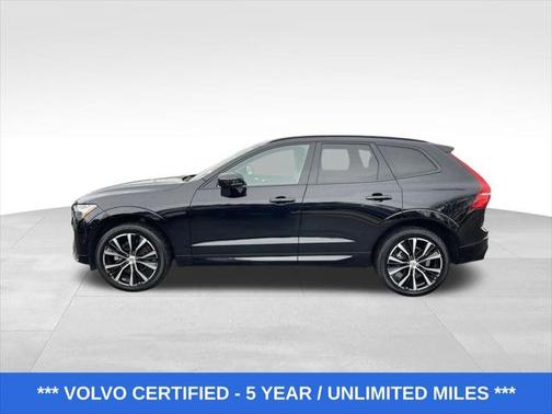 2023 Volvo XC60 B5 Plus Dark Theme