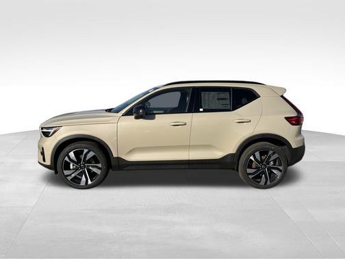 2026 Volvo XC40 B5 Ultra