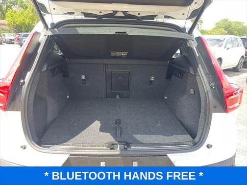 2025 Volvo XC40 B5 Plus Bright Theme