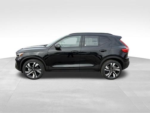 2026 Volvo XC40 B5 Ultra
