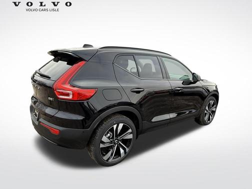 2026 Volvo XC40 B5 Ultra