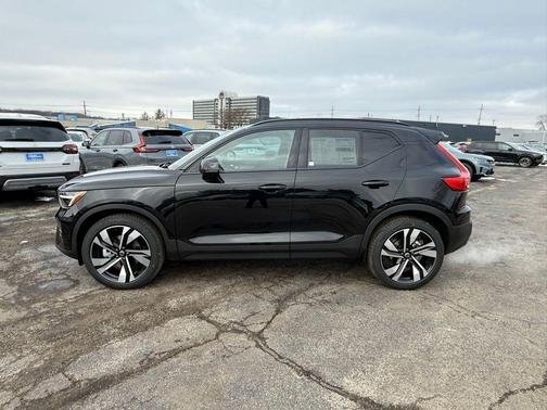 2026 Volvo XC40 B5 Ultra