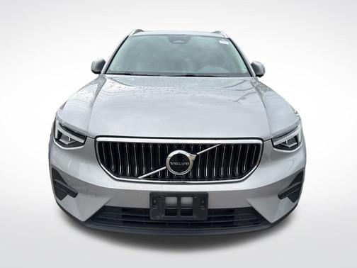 2024 Volvo XC40 B5 Core