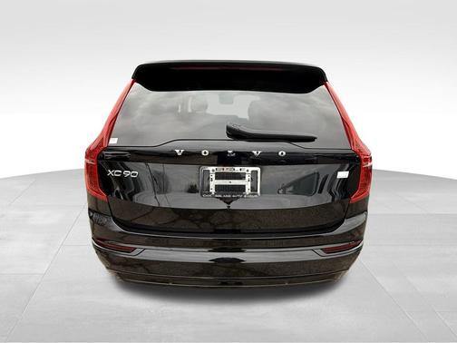 2023 Volvo XC90 Recharge Plug-In Hybrid T8 Plus Dark Theme 7 Passenger