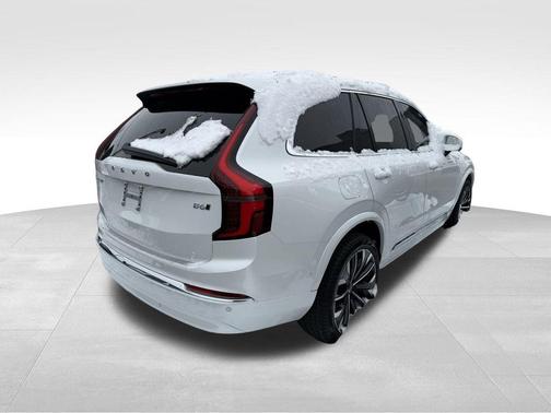 2025 Volvo XC90 B6 Ultra