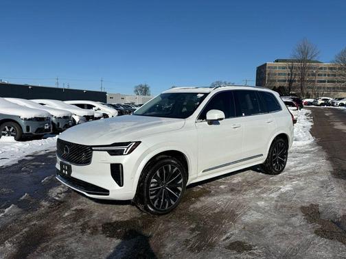 2025 Volvo XC90 B6 Ultra