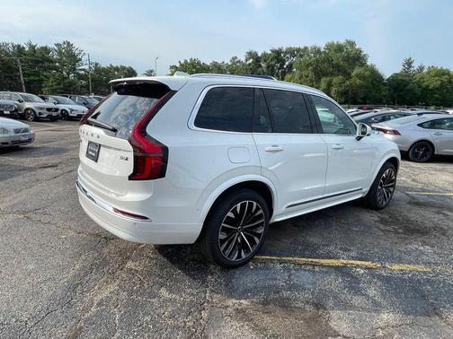 2026 Volvo XC90 B6 Plus 7-Seater