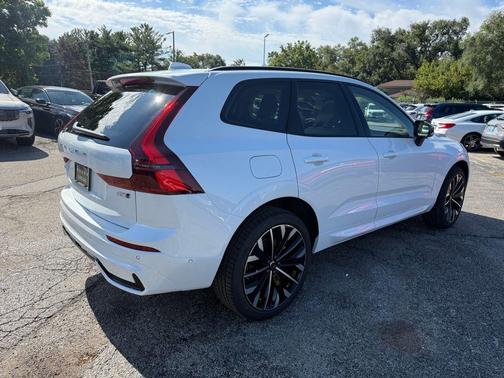 2026 Volvo XC60 B5 Ultra