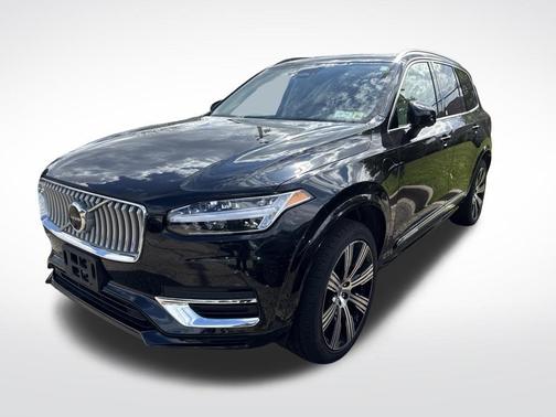 Onyx Black Metallic 2023 Volvo XC90 Recharge Plug-In Hybrid T8 Plus 6 Passenger